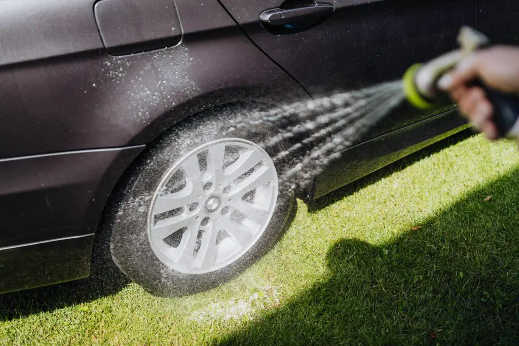 Cleaning the wheels of Car for Proper Car detailing